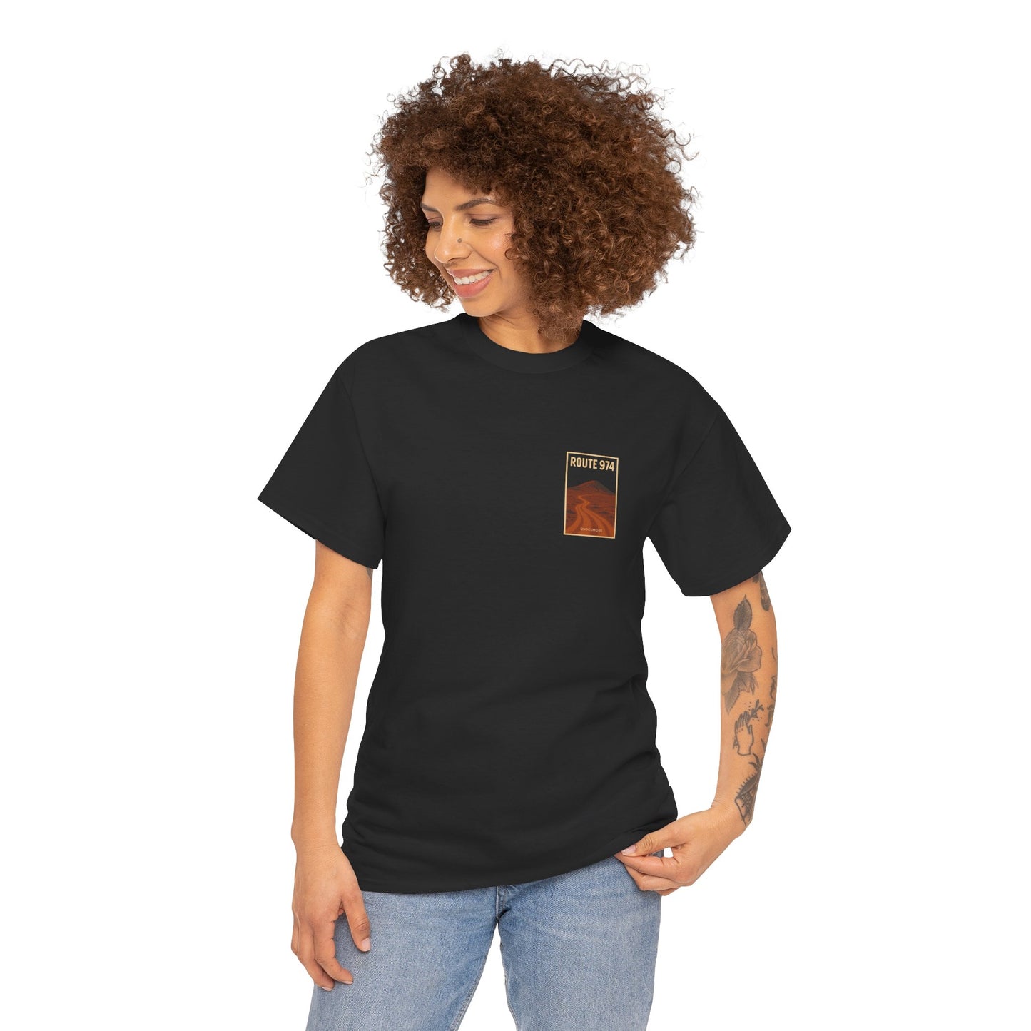 T-shirt "Route 974", Volcan, Exotisme, Destination Île de La Réunion, Confort Coton, Sobre, Elégant, Souvenir Unique, Cadeau, Unisexe, Esprit Voyageur