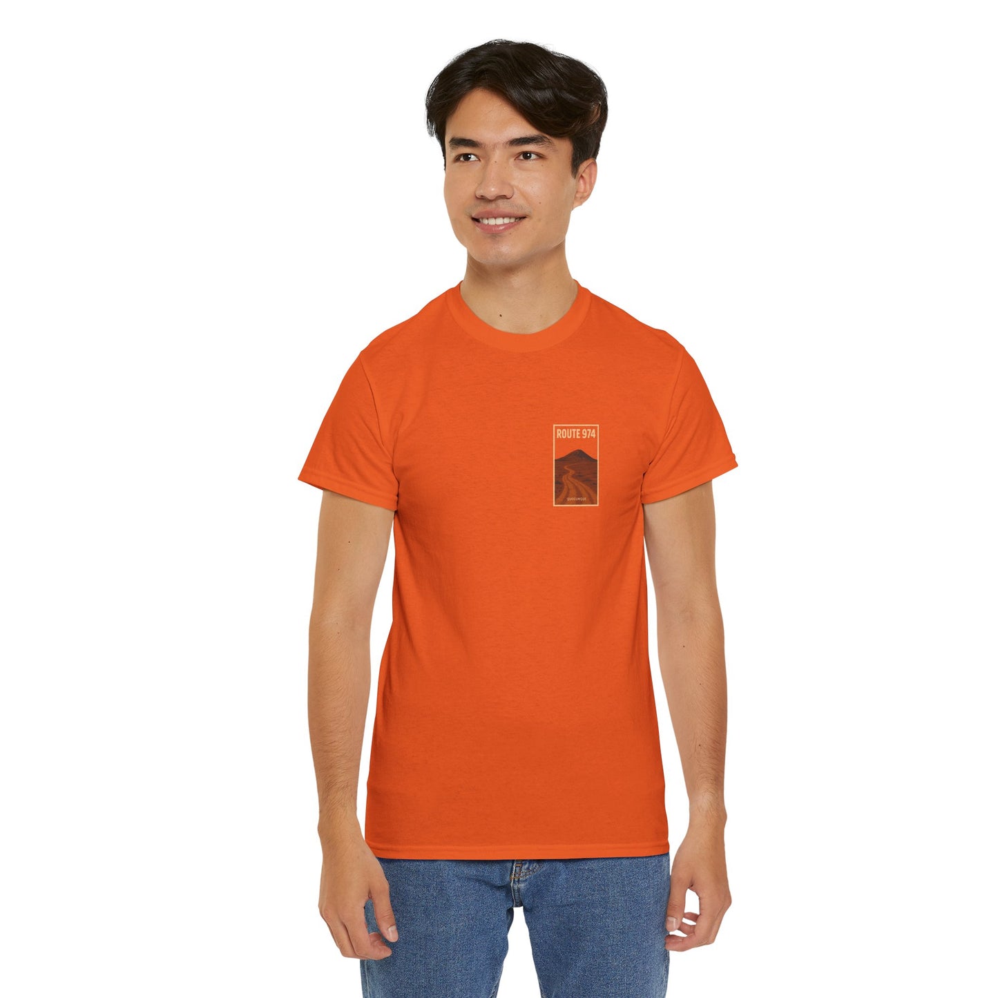 T-shirt "Route 974", Volcan, Exotisme, Destination Île de La Réunion, Confort Coton, Sobre, Elégant, Souvenir Unique, Cadeau, Unisexe, Esprit Voyageur