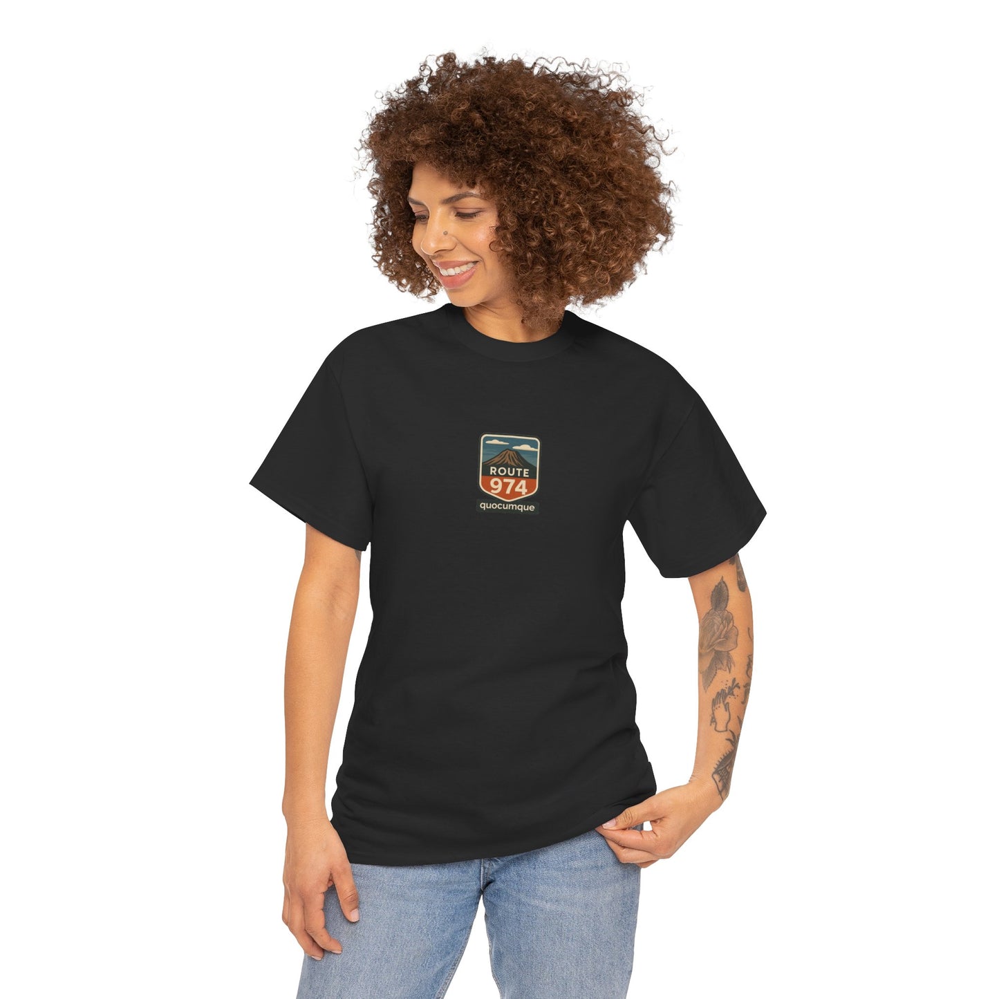 T-shirt "Route 974", Volcan, Exotisme, Destination Île de La Réunion, Confort Coton, Sobre, Elégant, Souvenir Unique, Cadeau, Unisexe, Esprit Voyageur