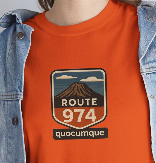 T-shirt "Route 974", Volcan, Exotisme, Destination Île de La Réunion, Confort Coton, Sobre, Elégant, Souvenir Unique, Cadeau, Unisexe, Esprit Voyageur