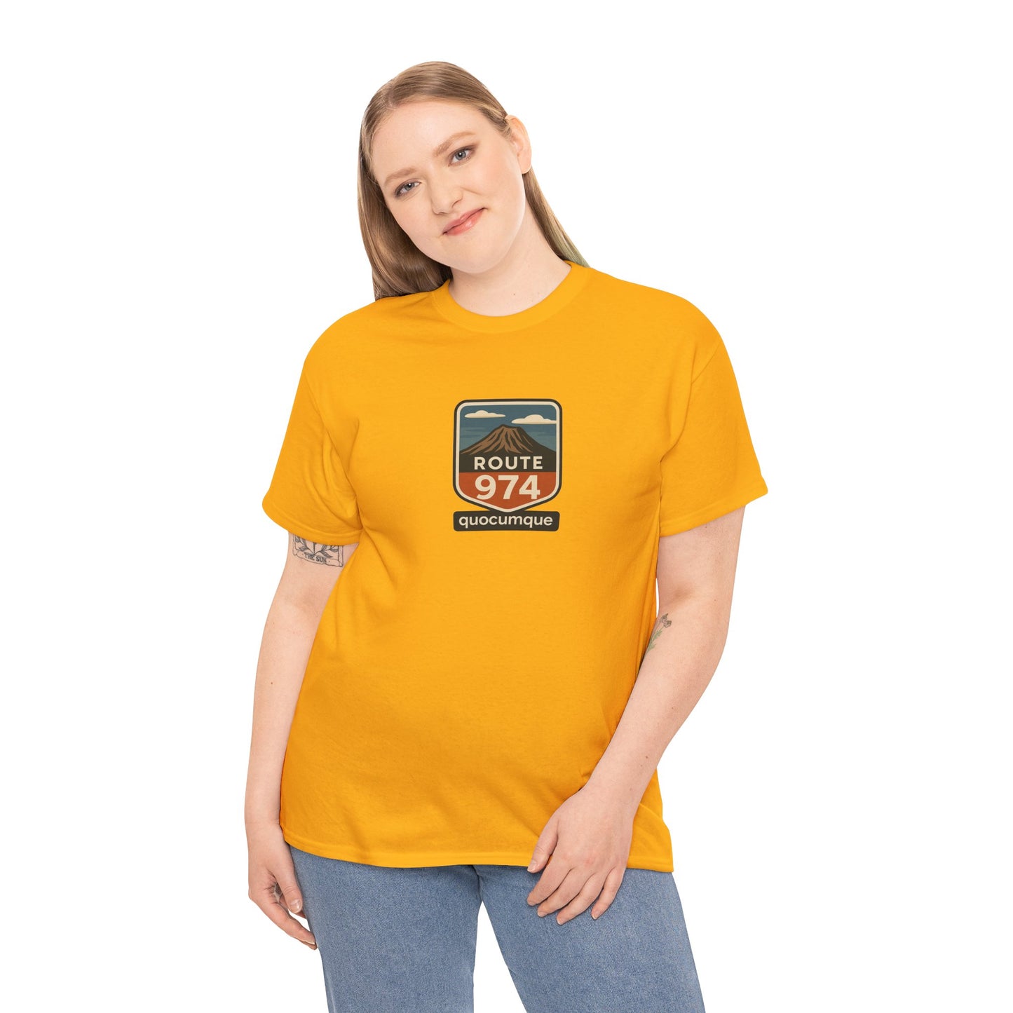 T-shirt "Route 974", Volcan, Exotisme, Destination Île de La Réunion, Confort Coton, Sobre, Elégant, Souvenir Unique, Cadeau, Unisexe, Esprit Voyageur
