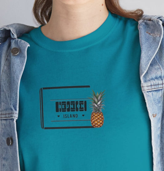 T-shirt destination Réunion, Ananas Victoria, Sobre, Elégant, Souvenir Unique, Cadeau, Unisexe, Esprit Voyageur, Adulte, Créole, Ananas