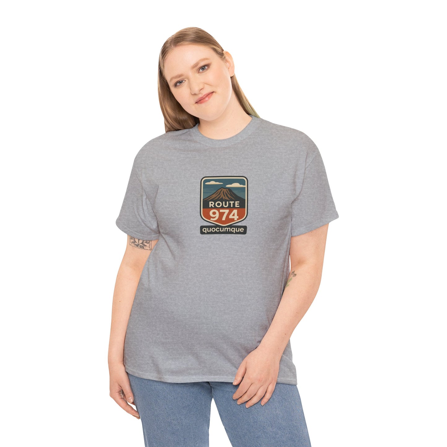 T-shirt "Route 974", Volcan, Exotisme, Destination Île de La Réunion, Confort Coton, Sobre, Elégant, Souvenir Unique, Cadeau, Unisexe, Esprit Voyageur