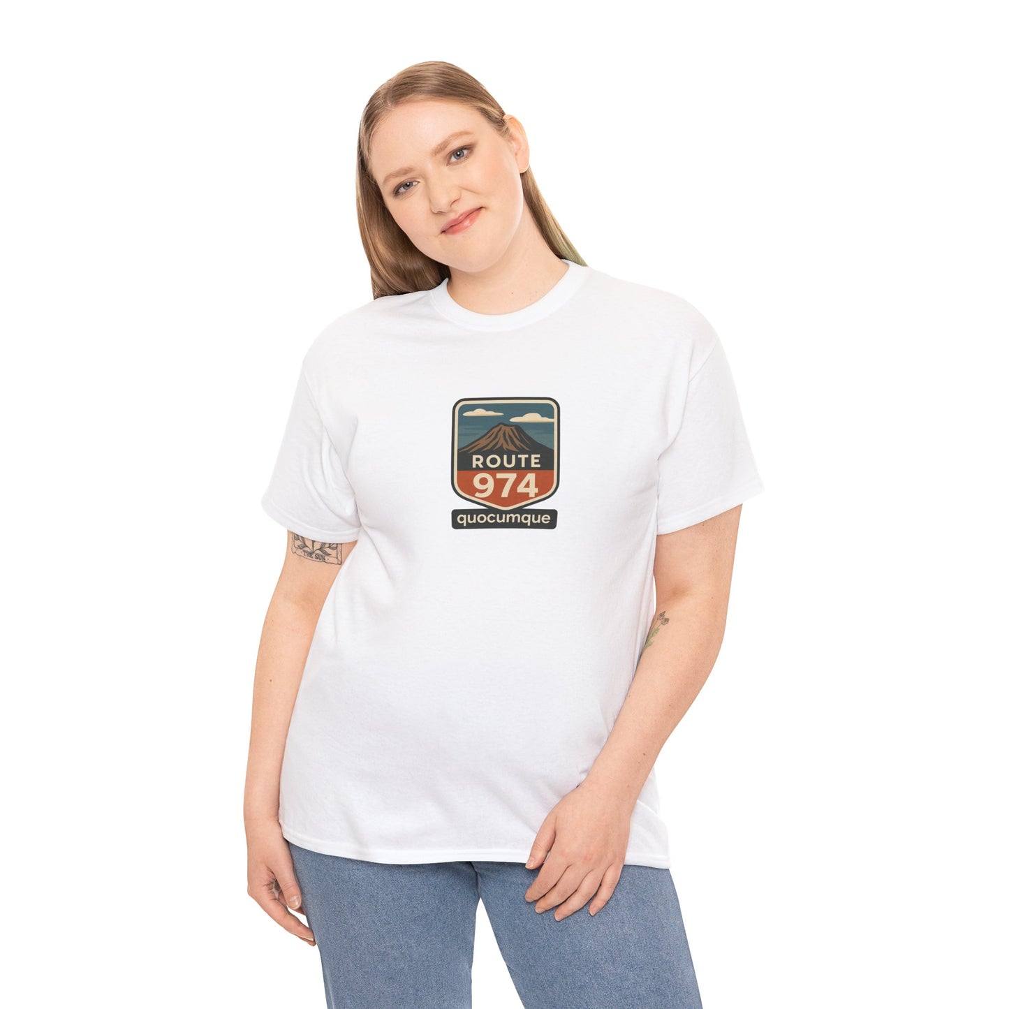 T-shirt "Route 974", Volcan, Exotisme, Destination Île de La Réunion, Confort Coton, Sobre, Elégant, Souvenir Unique, Cadeau, Unisexe, Esprit Voyageur