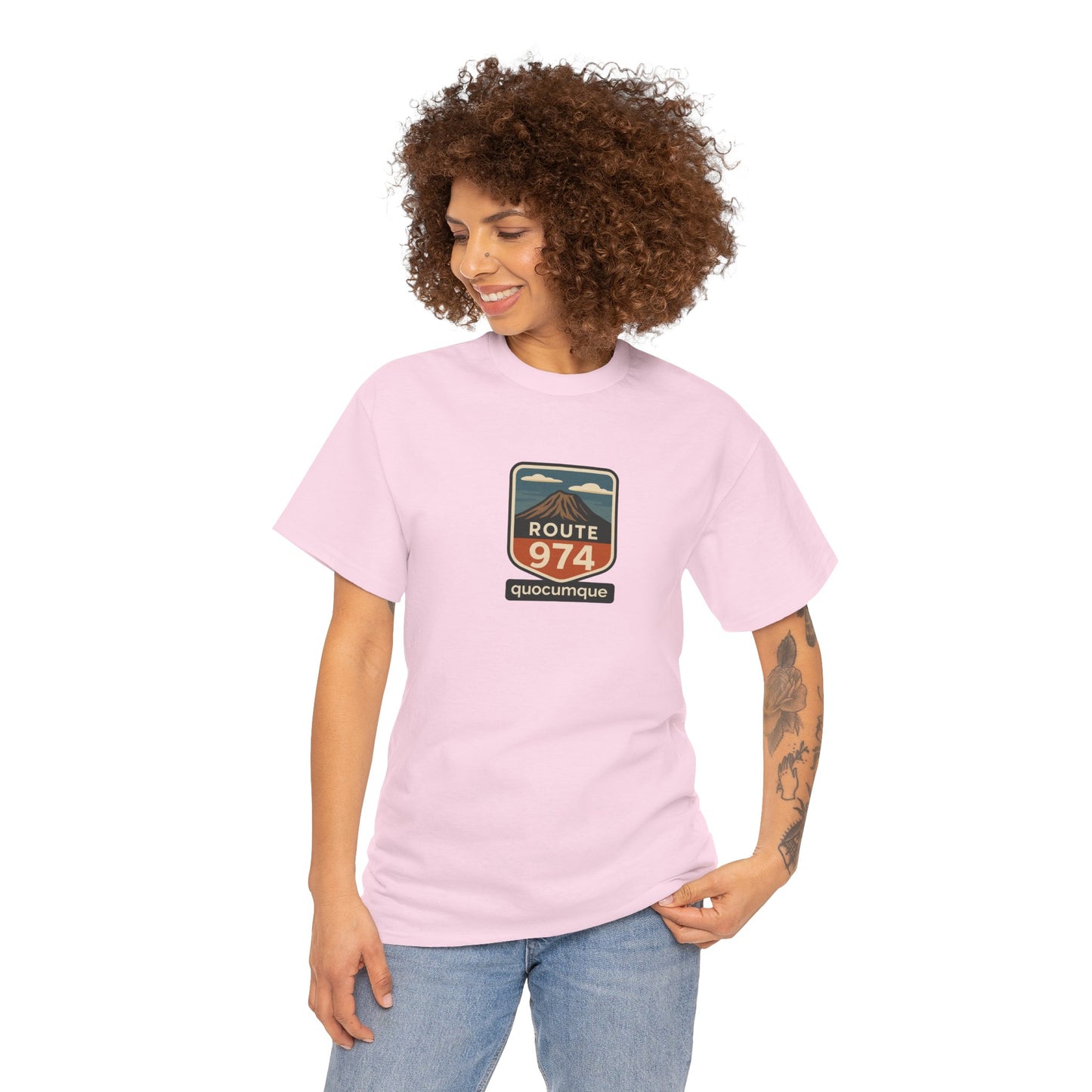 T-shirt "Route 974", Volcan, Exotisme, Destination Île de La Réunion, Confort Coton, Sobre, Elégant, Souvenir Unique, Cadeau, Unisexe, Esprit Voyageur