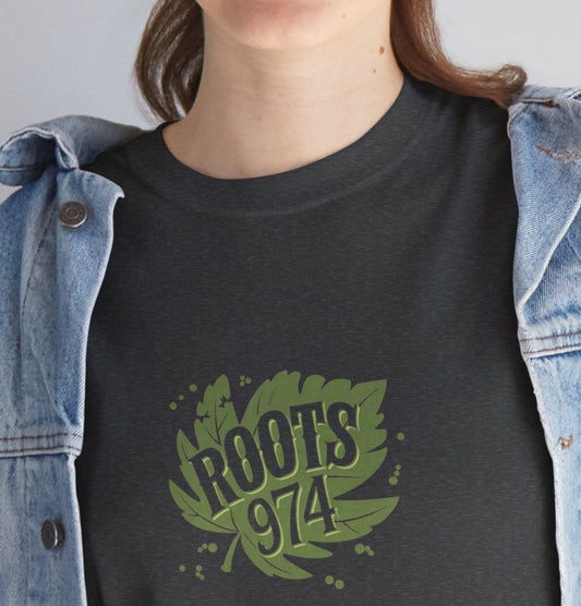 T-shirt "Roots 974", Exotisme, Destination Île de La Réunion, Confort Coton, Sobre, Elégant, Souvenir Unique, Cadeau, Unisexe, Esprit Voyageur